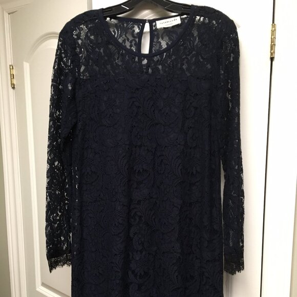 Navy & black guipure lace dress, size DK 36 - Picture 2 of 6